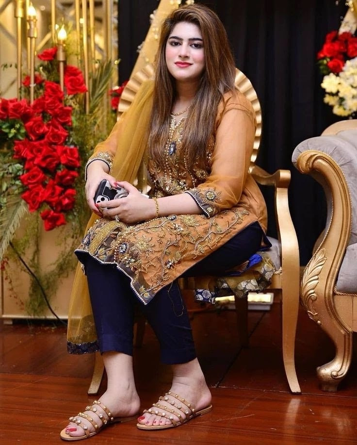 University Girl Looking for Dating Bahria Rawalpindi contact info (03057774250)