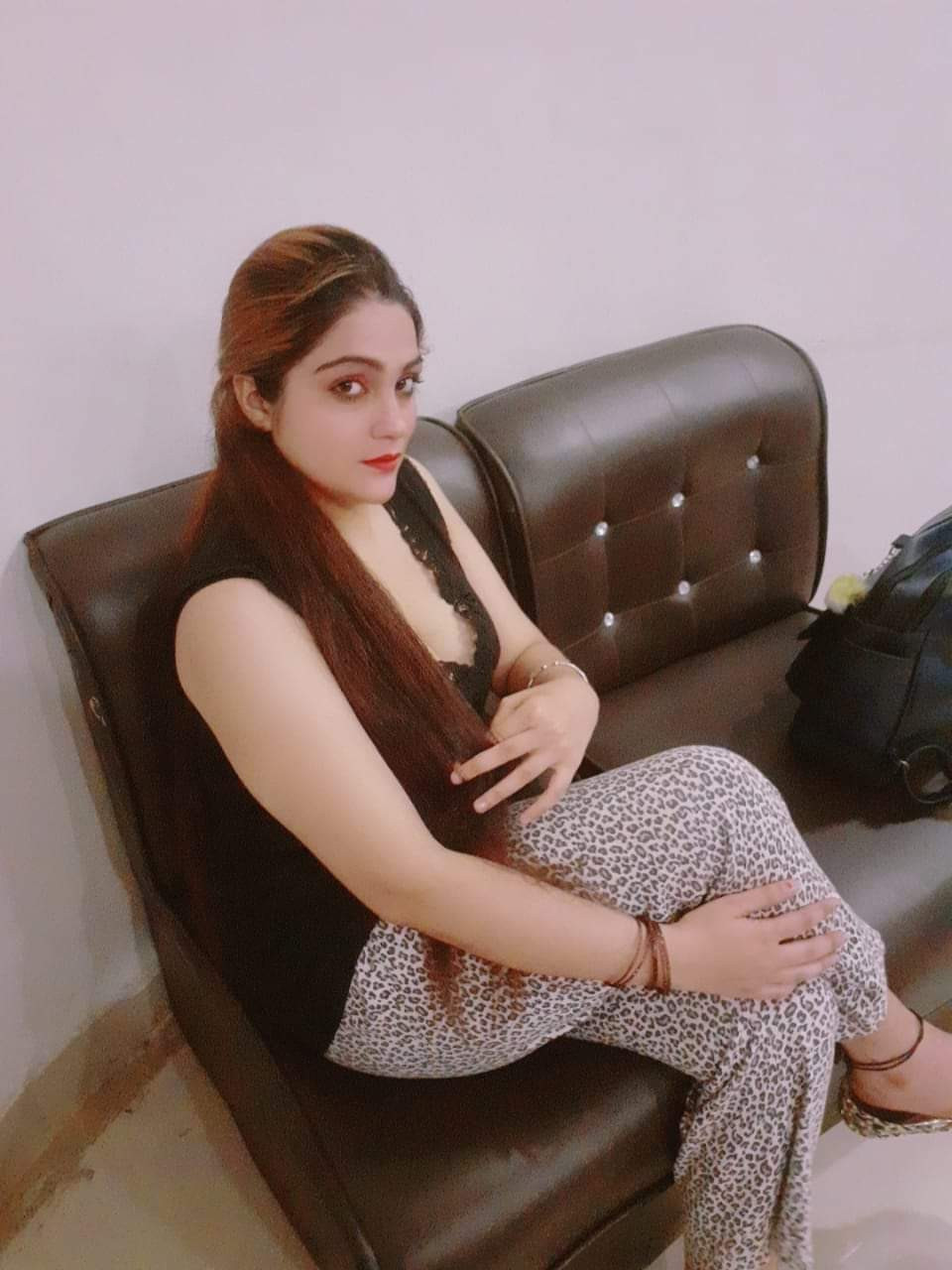 call-girl-in-gori-twon-phace-4-tanga-chok-good-looking-sataaf-available-counct-mr-nomi-03057774250-small-3