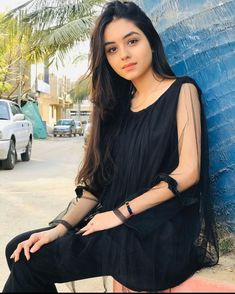 top-class-18-beautiful-call-girls-islamabad-rawalpindi-bahria-town-contact-whatsapp-03125008882-small-4