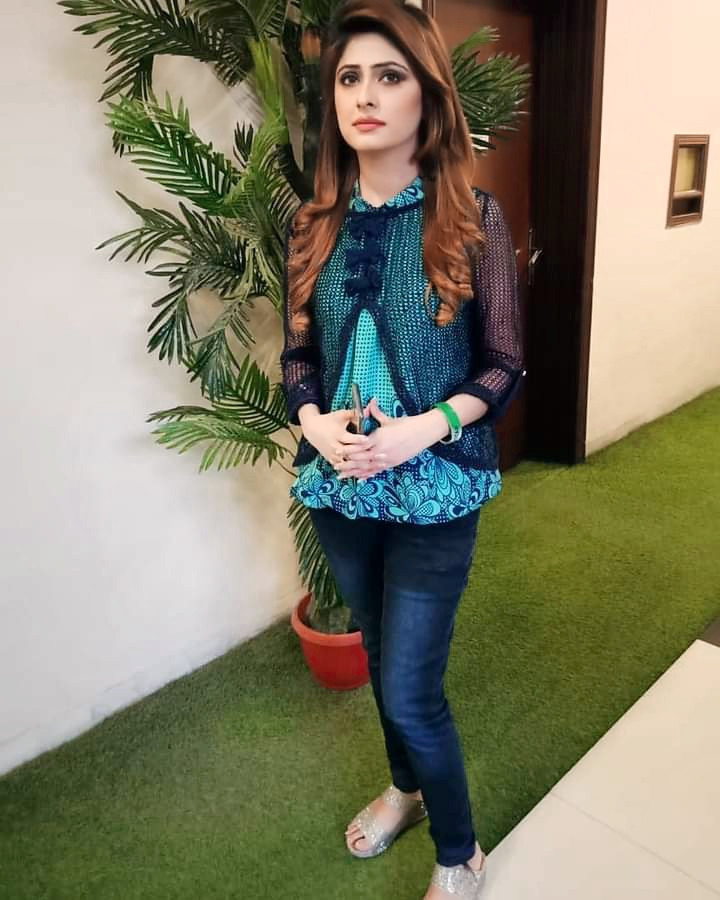 call-girls-available-in-civic-center-bahria-town-islamabad-beautiful-model-available-contact-whatsapp-03125008882-small-1