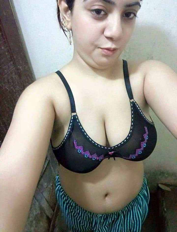 Come sexy service available hai 03296601585