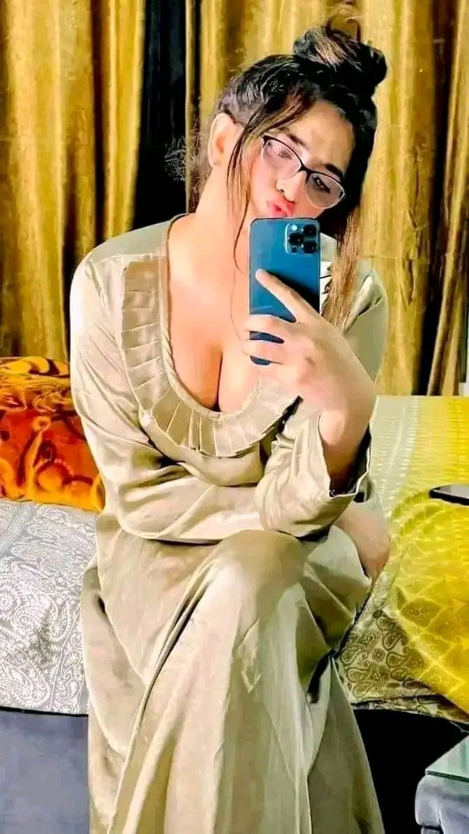 Night shot Sarvesh available video call service available hai ya mare WhatsApp number hai 03276684680