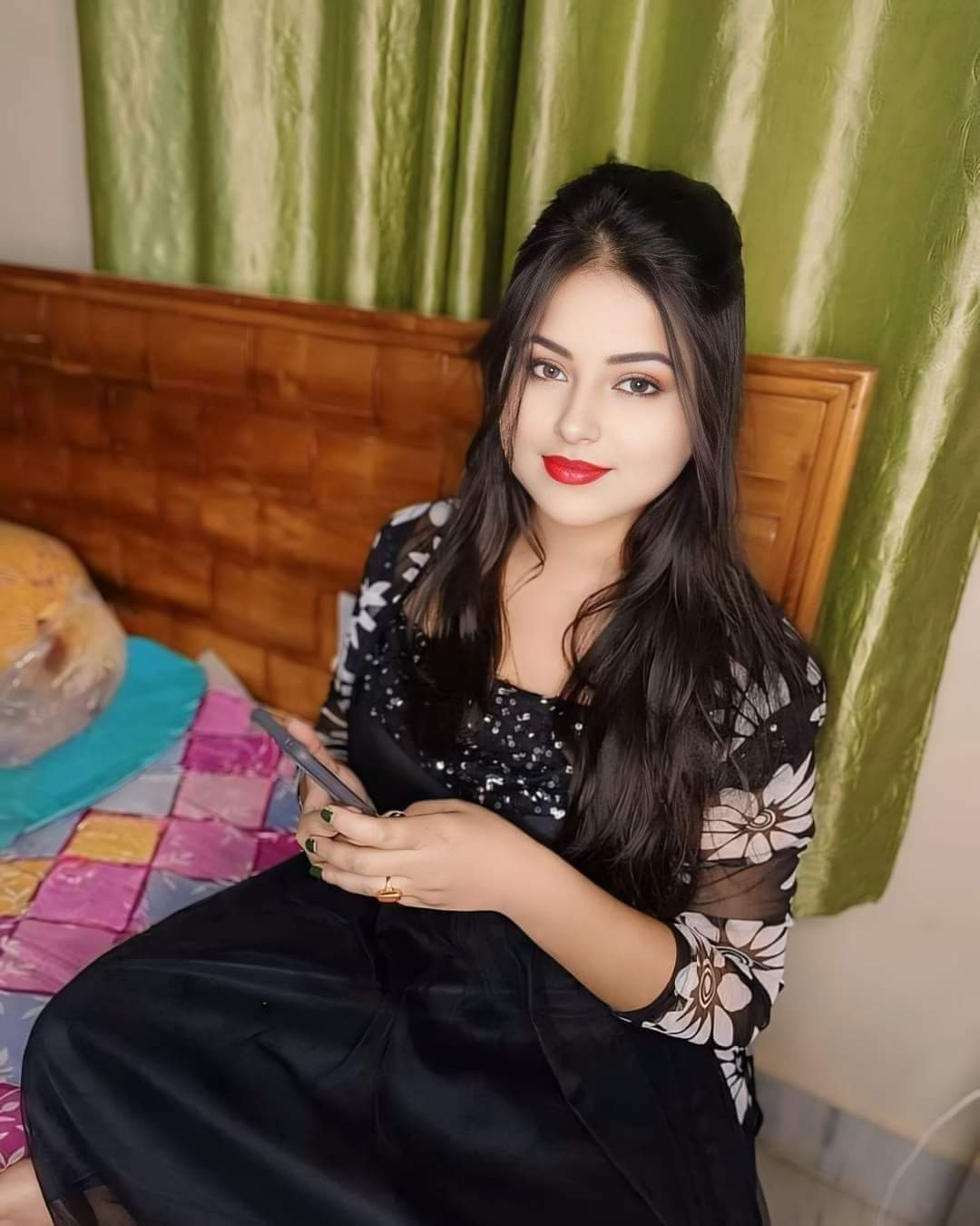 Cam girls service available ha WhatsApp number 03496351898