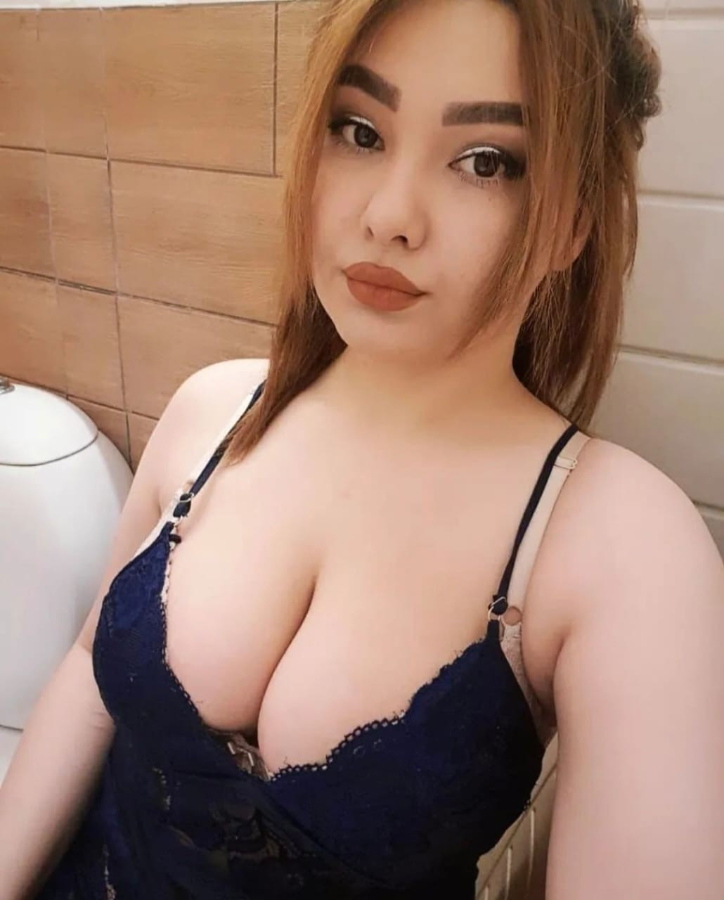 Full sexy video cell service available full 24hours available whatspp 03274176035