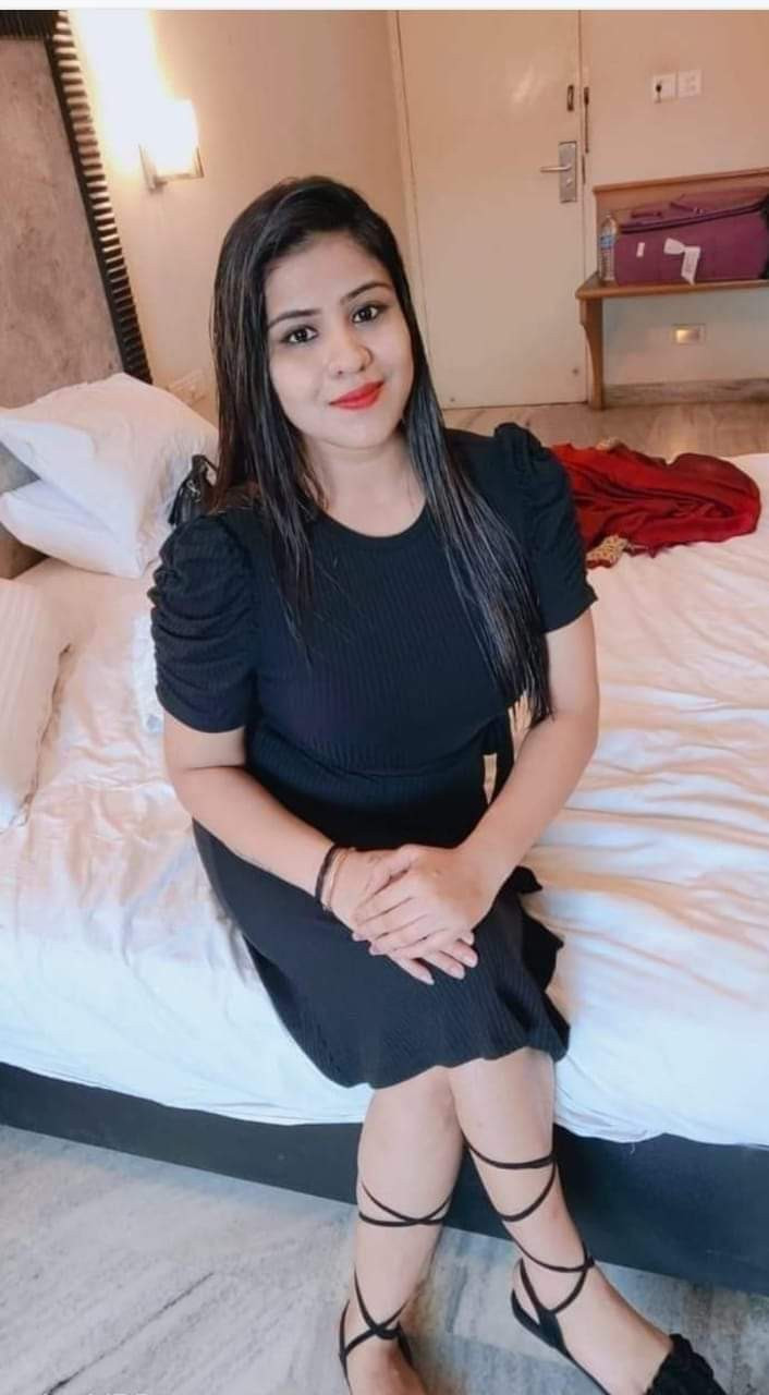 Sexy girl short night service available WhatsApp 03237699571