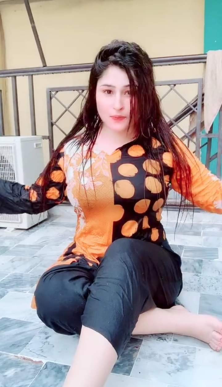 New Yang girl only short night. video call sexy WhatsApp 03047059143