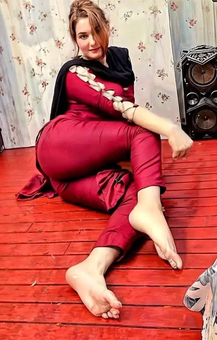 Sexy girl video call service available ha WhatsApp number 03285408785