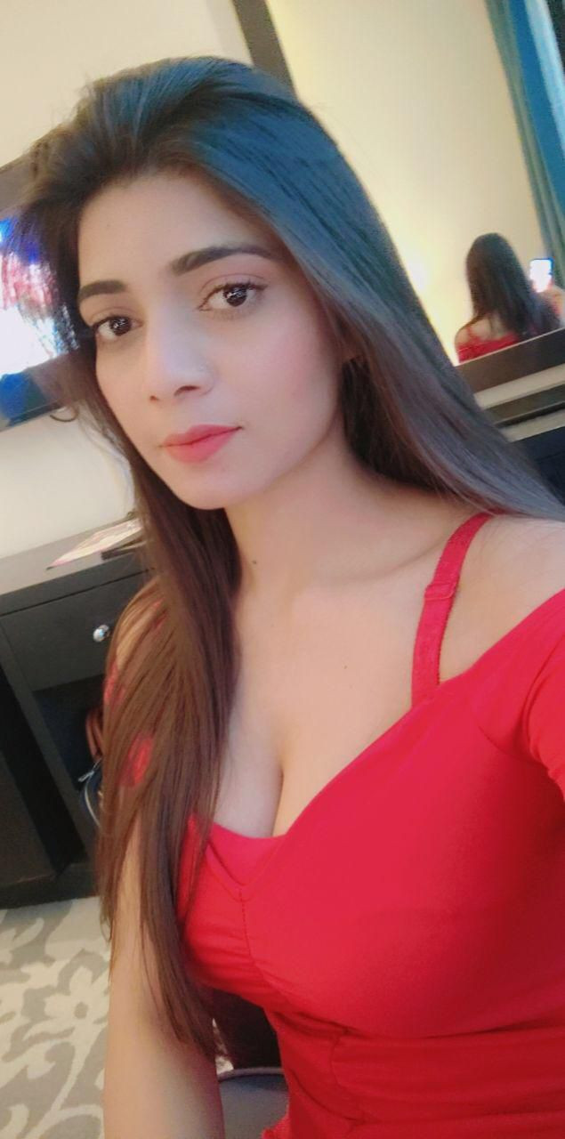 call-girls-at-the-rose-palace-hotel-03290555524247-escort-service-in-lahore-small-2