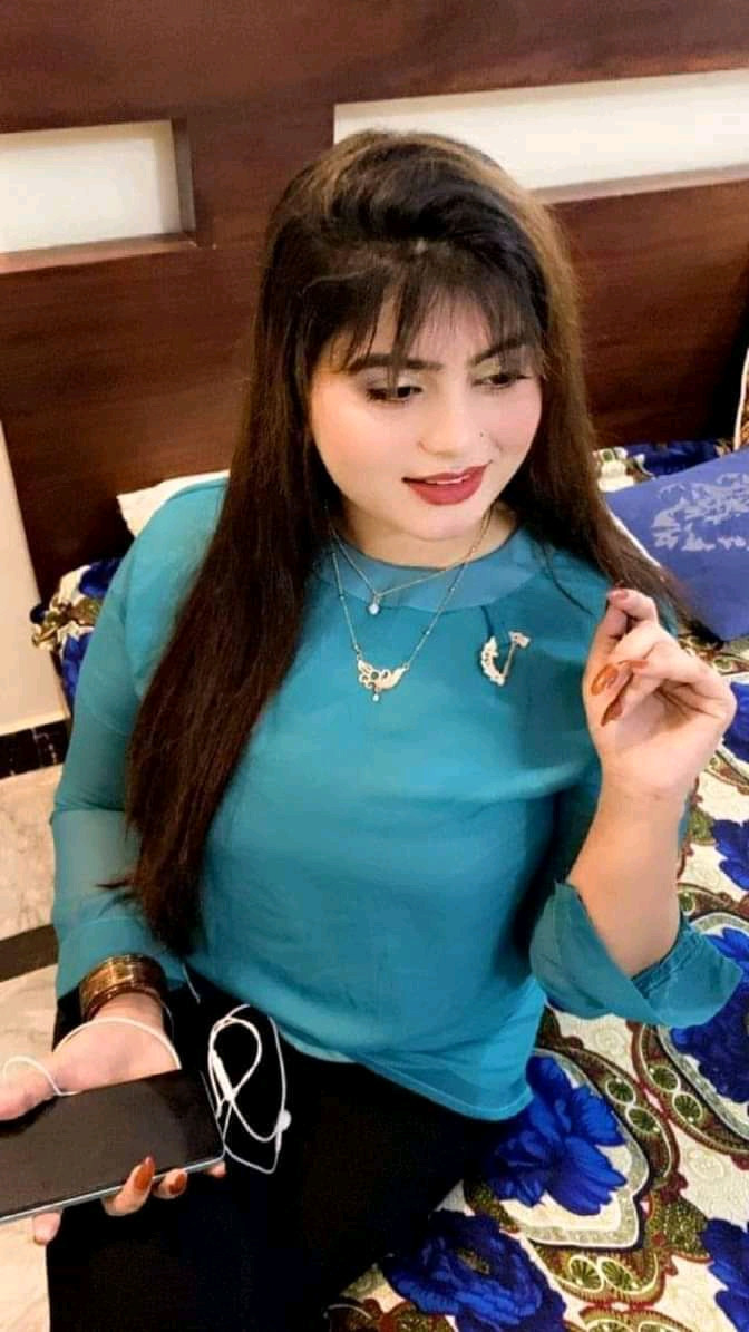 VIP girls available 24 ghante service available khet bandar aapka na Karen03057530314 WhatsApp