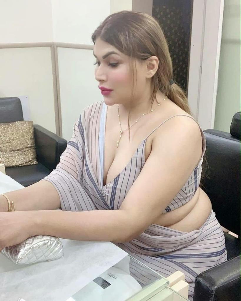 Night shorts massage with video call girls available hy WhatsApp number 03281415741