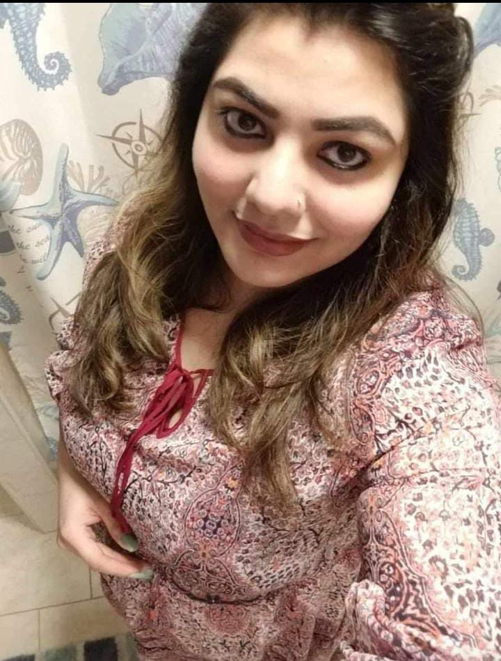 Night shot available for Multan vip girls