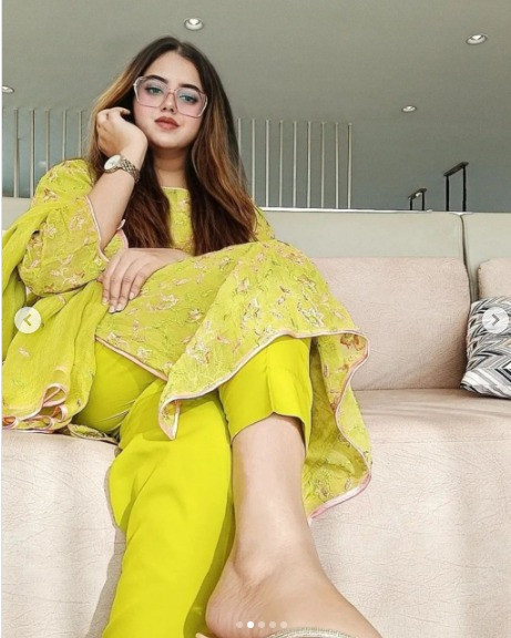 INDEPENDENDENT HOUSE WIFE IN WESTRIDGE RAWALPINDI 03010830000