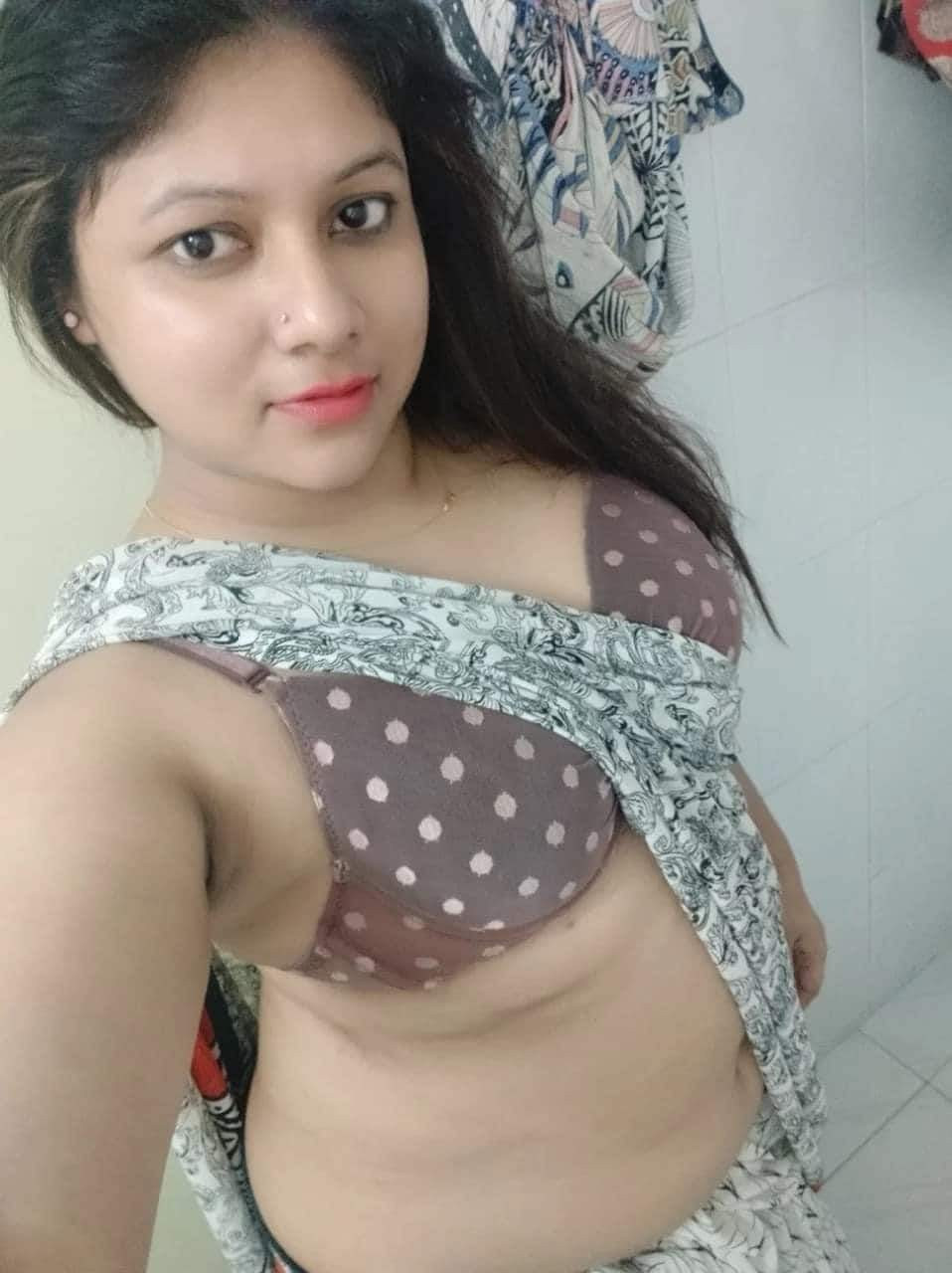 Full sexy video call service available sexy chat service available come on to WhatsApp 03281667695