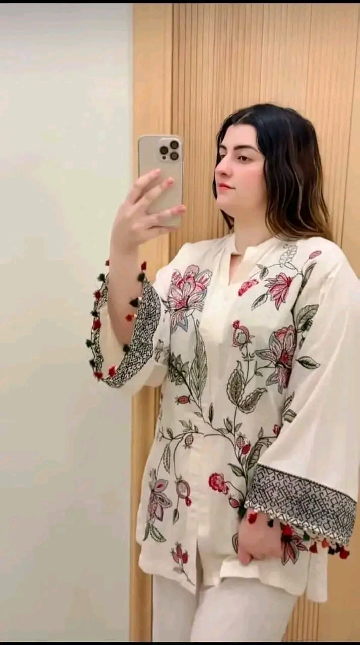 Hello dear, only video call service is available, if you are interested then contact with me WhatsApp number 03006307909