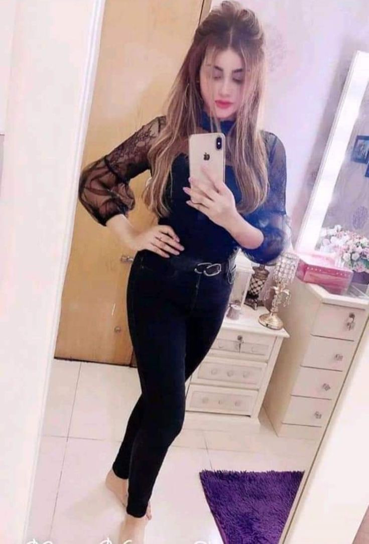 Video call sarvice available ha whatsapp number 03121523389