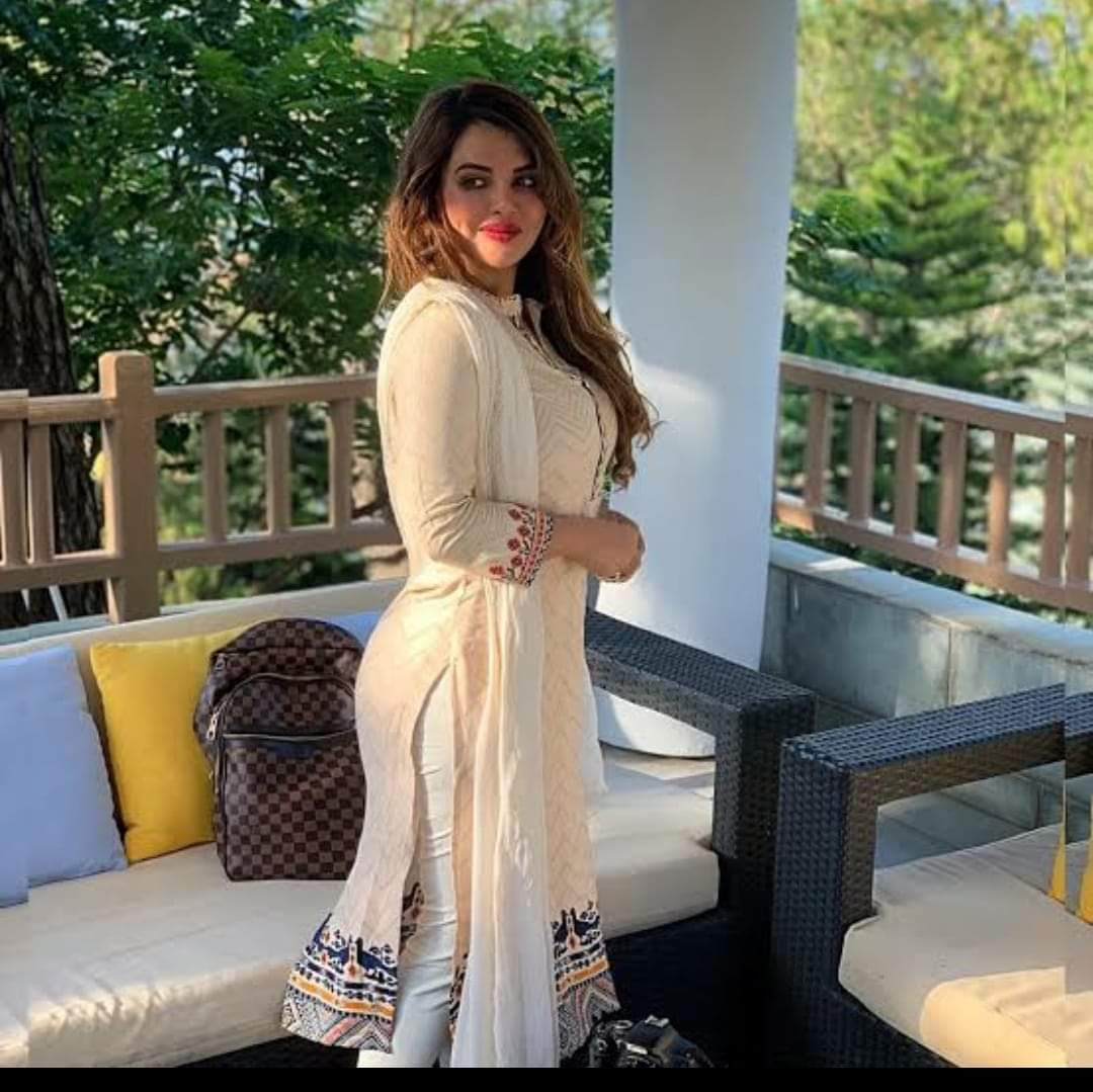 vip-escort-service-islamabad-rawalpindi-bahria-town-dha-model-house-wife-available-contact-information-aliza-khan-03279066660-small-2