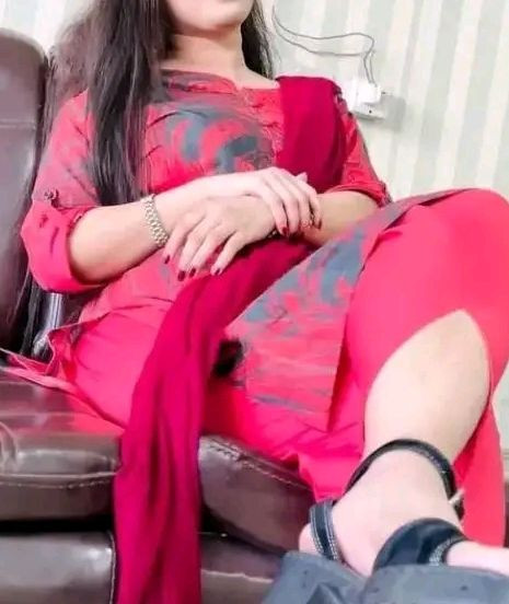 MRS SHAZIA JOHOR TOWN LAHORE HOUSEWIFE NEED MALE