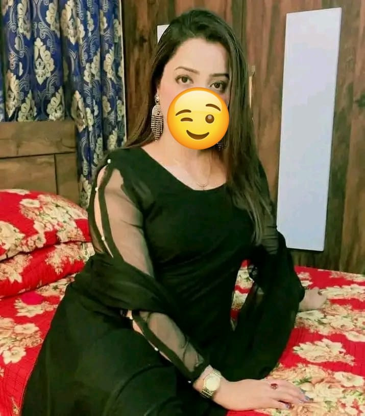 MRS SOFIA JOHOR TOWN LAHORE HOUSEWIFE NEED MALE