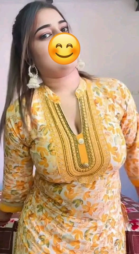 MRS SHANU INDIAN PAKISTANI JOHOR TOWN LAHORE HOUSEWIFE NEED MALE