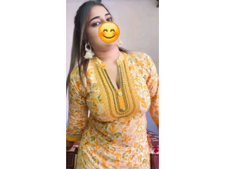 MRS SHANU INDIAN PAKISTANI JOHOR TOWN LAHORE HOUSEWIFE NEED MALE