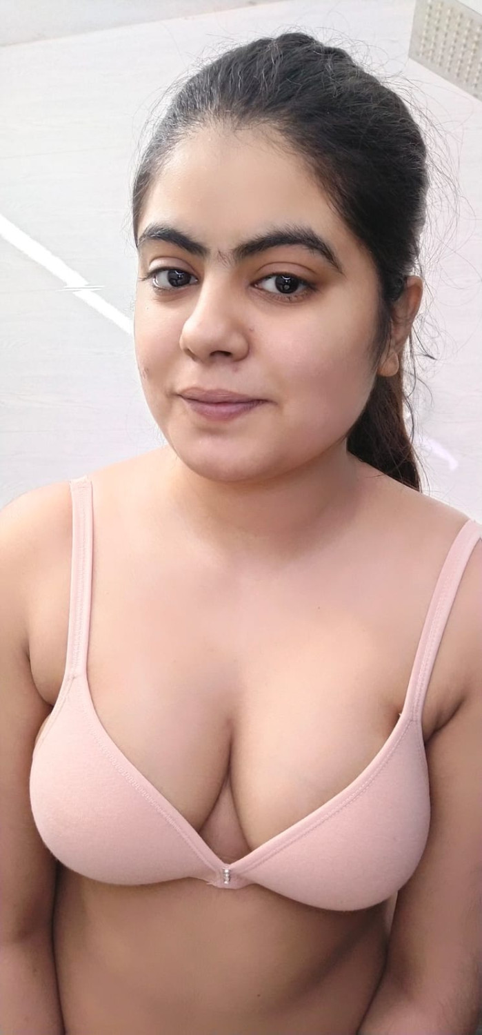 Full sexy video call service available sexy chat service available come on to WhatsApp 03281667695