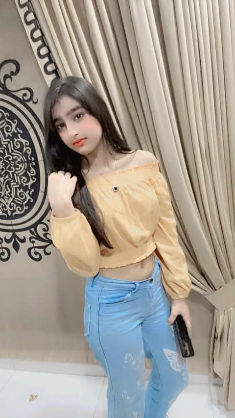 Six si video call service available my WhatsApp number 03098359088