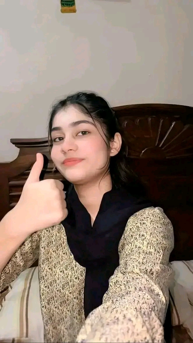 Six si video call service available my WhatsApp number 03098359088