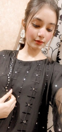 INDEPENDENT HOUSE WIFE IN PWD ISLAMABAD.(03010830000)