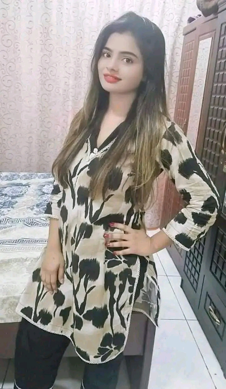 Six si video call service available my WhatsApp number 03098359088 contact me