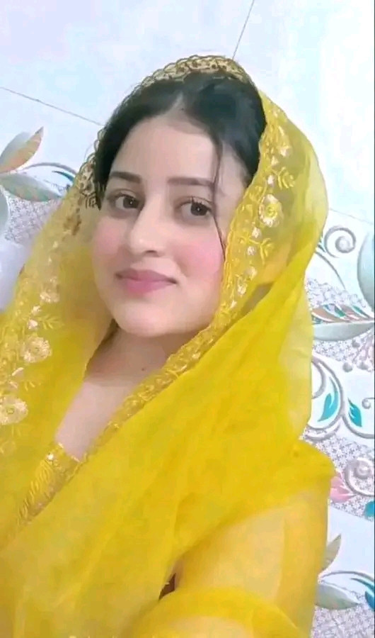 Six si video call service available my WhatsApp number 03098359088 contact me